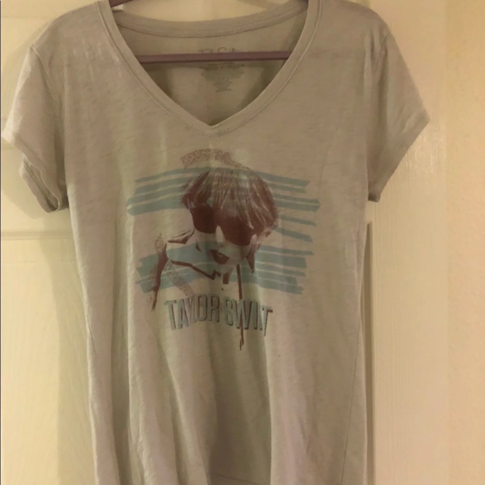 Taylor Swift shirt